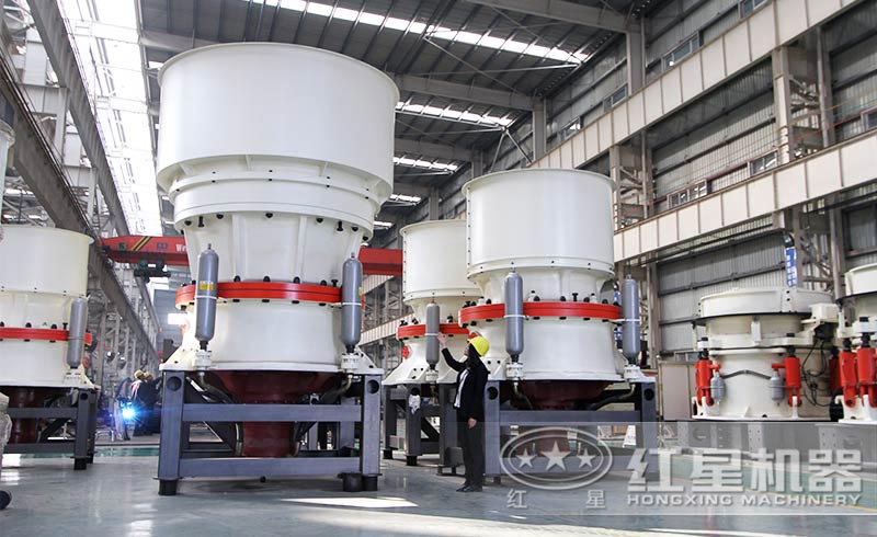 大型圓錐式破碎機(jī)車(chē)間設(shè)備展示