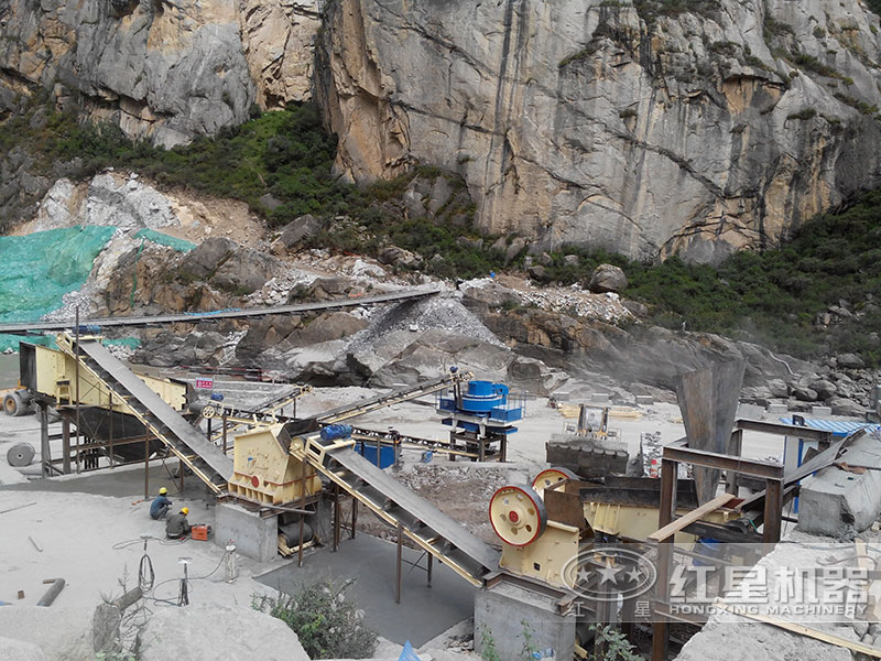 軟物料制砂生產(chǎn)線現(xiàn)場(chǎng)