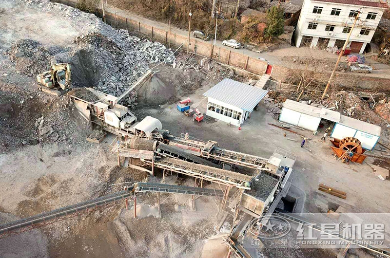 房子拆遷廢料的處理現(xiàn)場(chǎng)