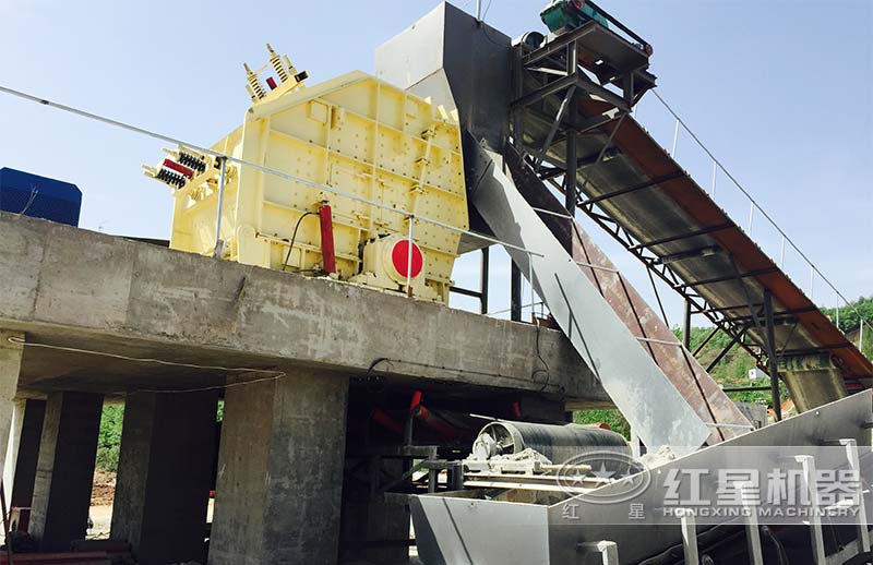 反擊式破碎機安裝現(xiàn)場