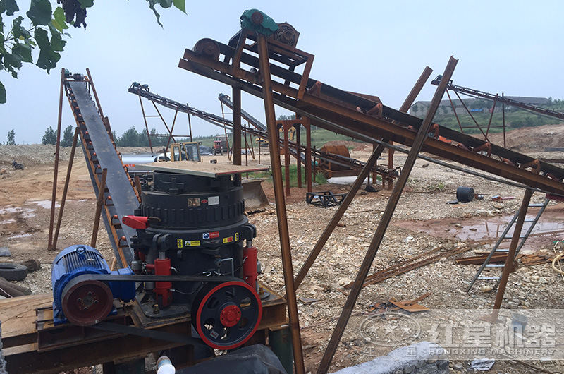 臨沂小型碎石生產(chǎn)線破碎現(xiàn)場(chǎng)二