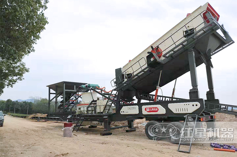 搭載HVI0926機(jī)型的移動制砂機(jī)現(xiàn)場