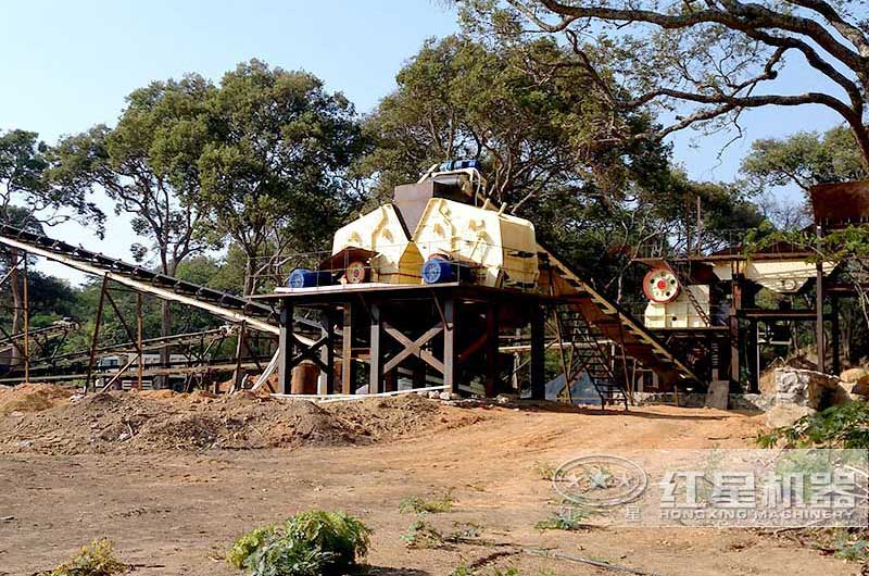 912顎式破碎機現(xiàn)場