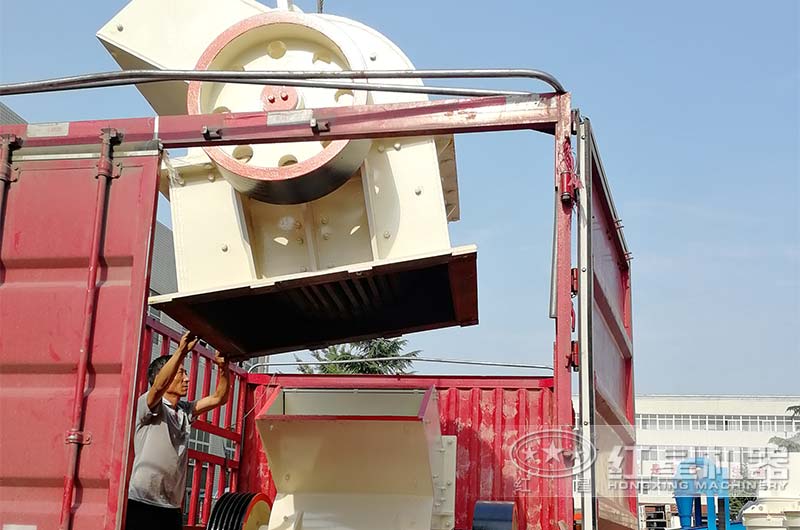 小型石頭破碎機發(fā)貨