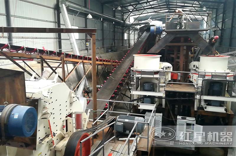 碎石制沙機(jī)械加工現(xiàn)場