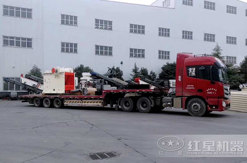 顎式破碎機發(fā)貨