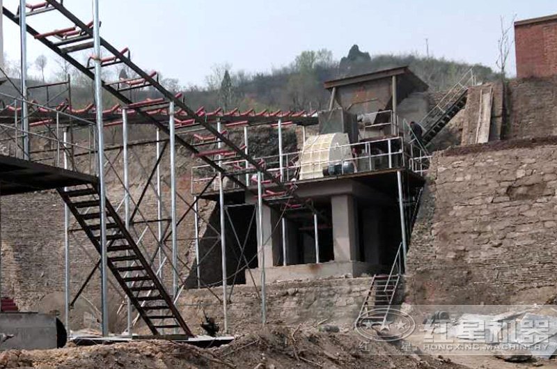 新鄉(xiāng)市破碎機(jī)現(xiàn)場(chǎng)實(shí)拍_盤(pán)點(diǎn)可選的大型破碎機(jī)