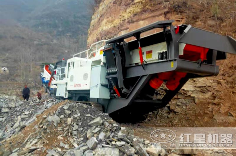 紅星履帶移動破碎機(jī)現(xiàn)場無須安裝