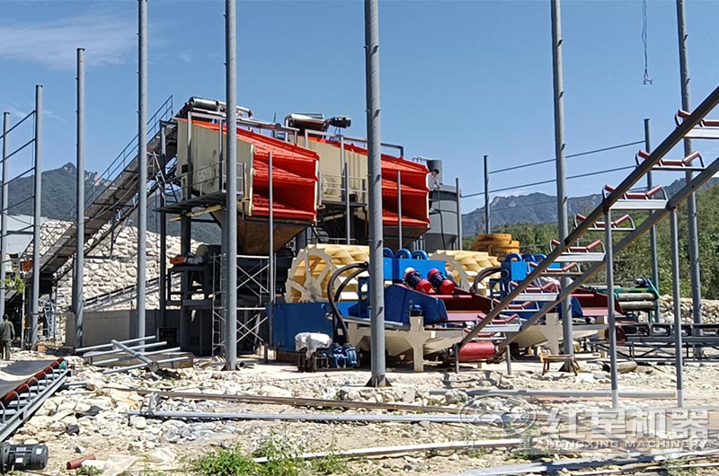 濕法制砂工藝現(xiàn)場洗砂機設備