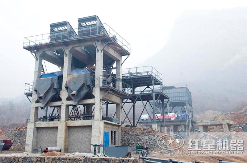泉興時(shí)產(chǎn)300噸樓站式制砂機(jī)生產(chǎn)線項(xiàng)目現(xiàn)場(chǎng)