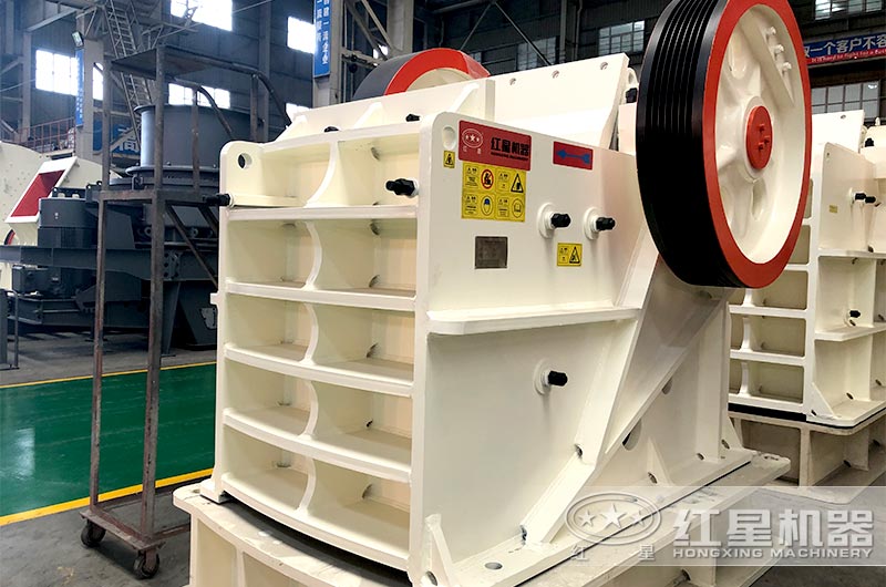 HDX德版連體顎式破碎機(jī)正面照