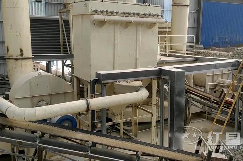 HGM環(huán)保超細磨粉機現(xiàn)場