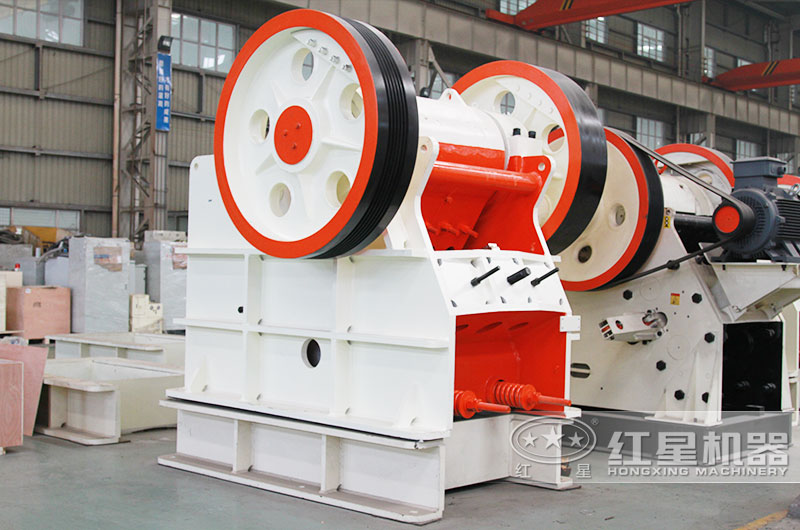 大型碎石機(jī)多種型號出口國外，附圖片和報價