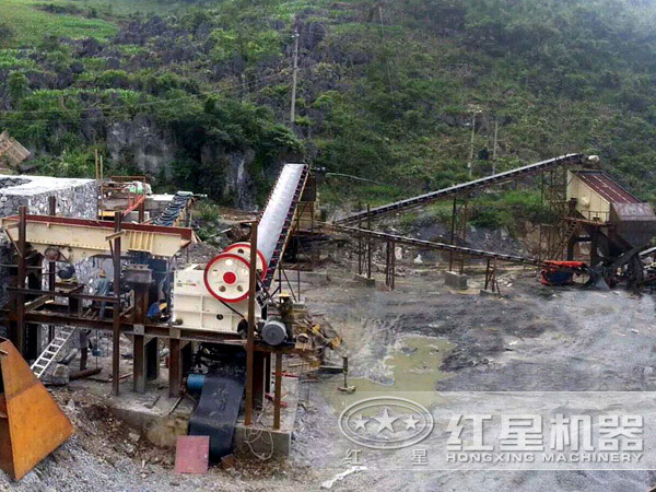 江西小型石子粉碎機應(yīng)用現(xiàn)場圖