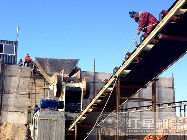 破碎機現(xiàn)場圖