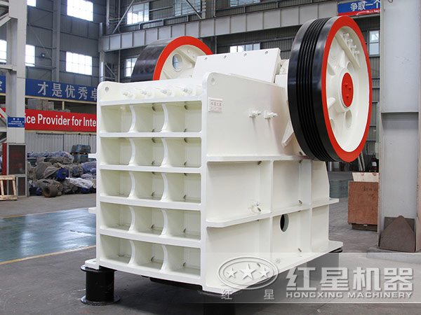 顎式破碎機(jī)實(shí)拍圖