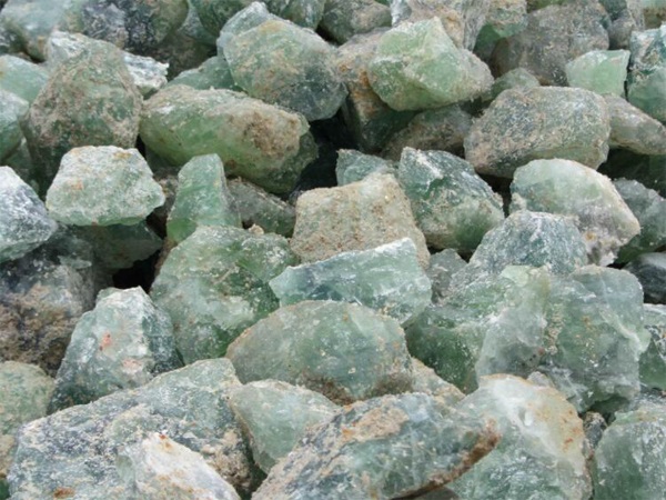 螢石磨粉需要使用哪些磨粉設(shè)備？?jī)r(jià)格多少？