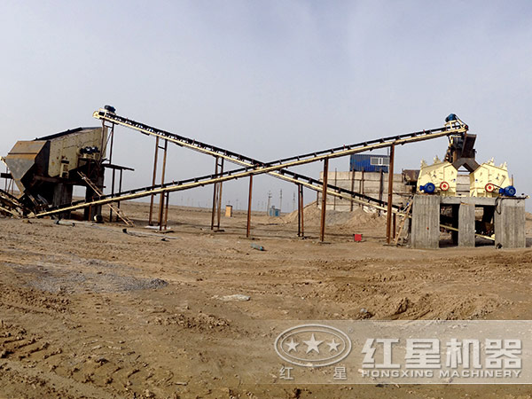 473式礦石破碎機現(xiàn)場圖